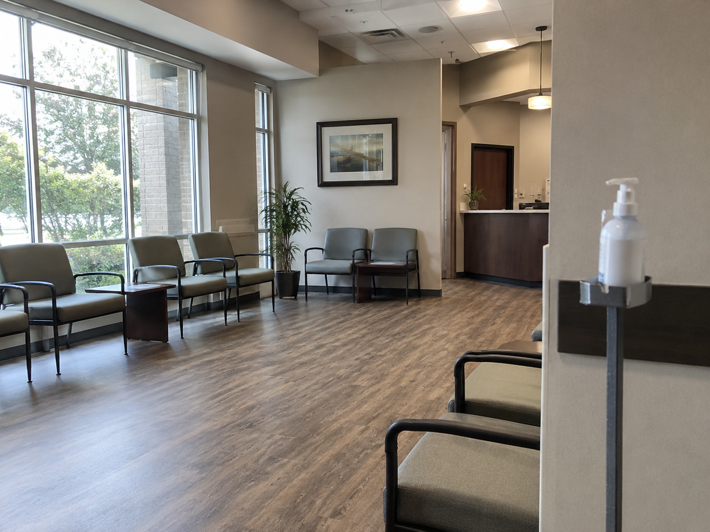 A quiet health clinic waiting room during a low respiratory virus period.
